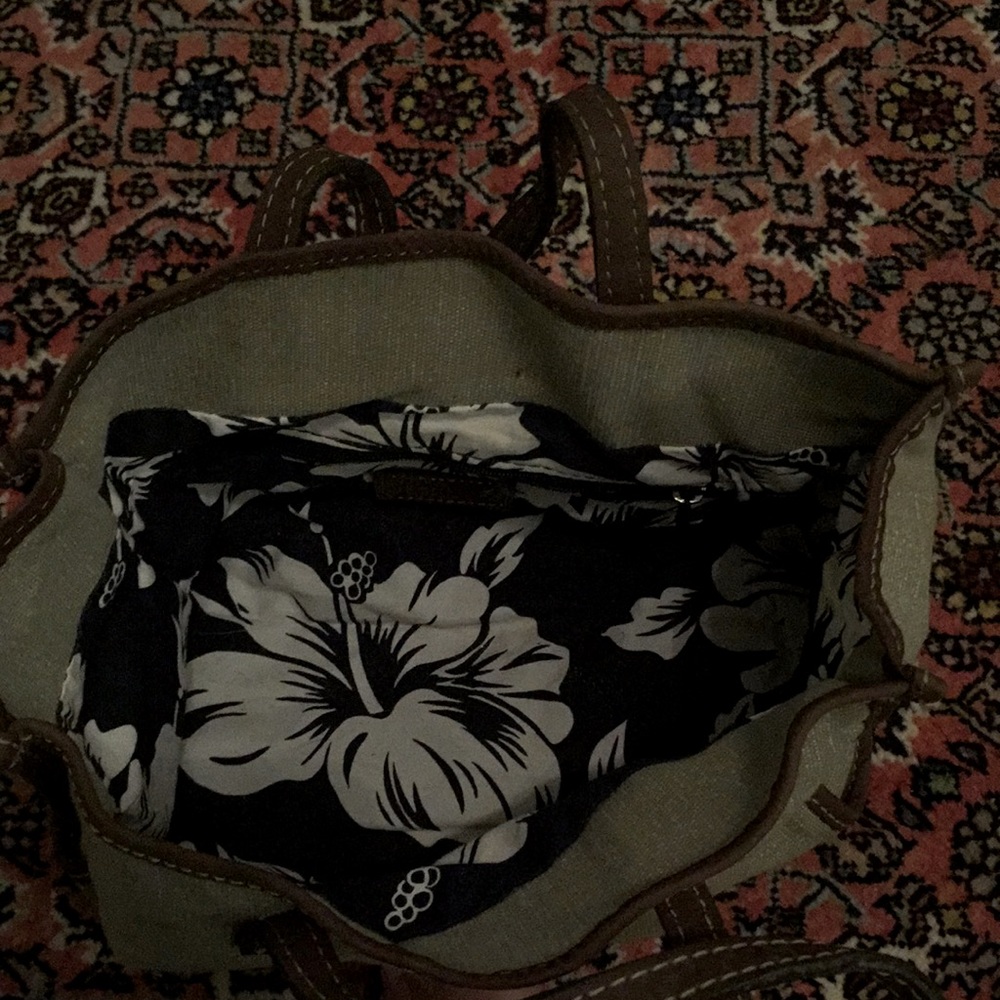 Purse - Picture 2 of 3